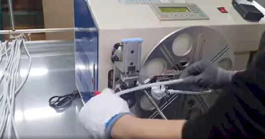 Socket Coiling Binding Kone WPM-210 - Kaapelin kelaus ja sidonta